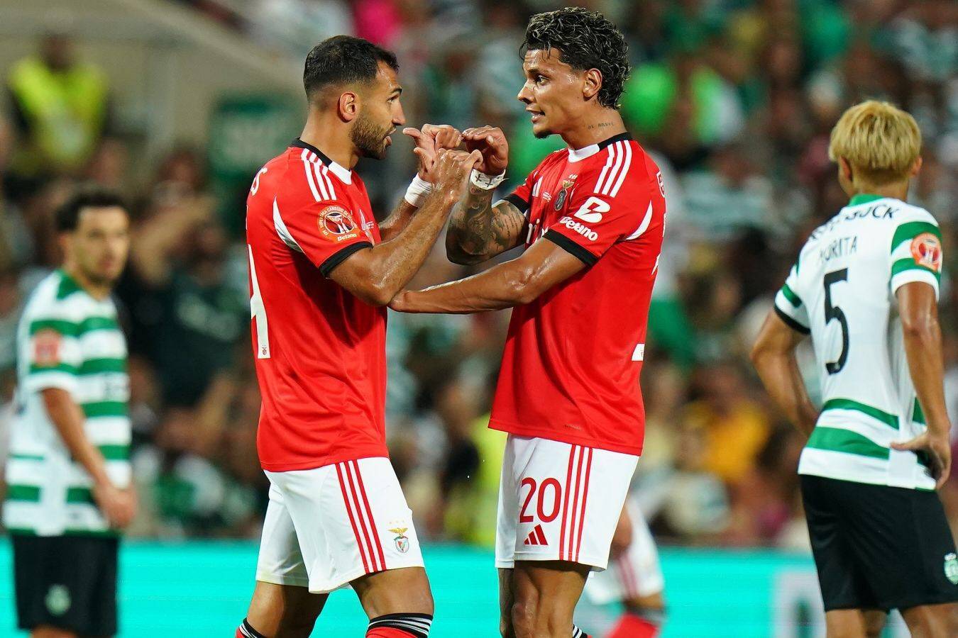 爱游戏体育网页版冲刺阶段本菲卡备战欧冠,再遭质疑细节曝光,更衣室稳定,赛季目标并未改变的简单介绍