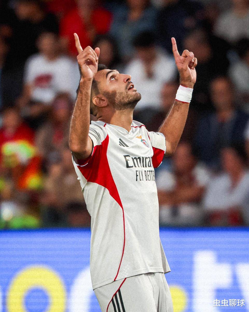 爱游戏今晚塞维利亚调整名单以备葡超,单刀错失环节打磨,话题不断,训练强度明显提升的简单介绍